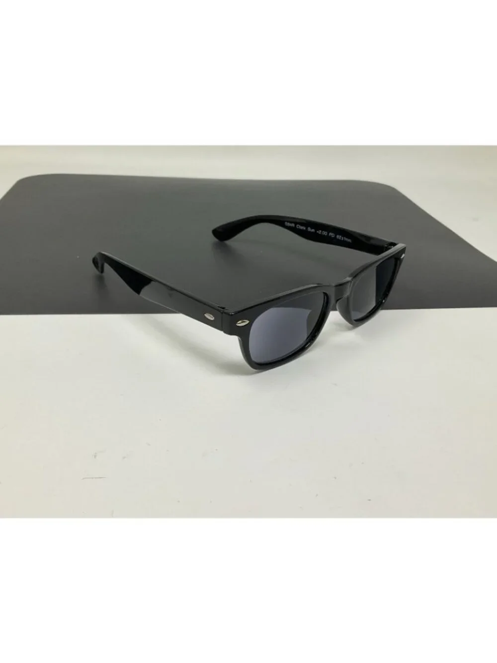 Peepers 584R Clark Sun Black Reading Glasses +2.00 Sunglasses